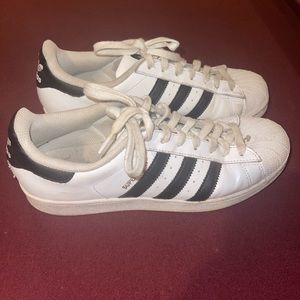 Adidas superstars